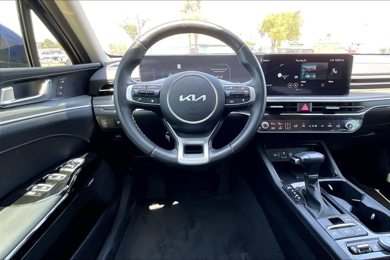 2025 Kia K5 EX - Photo 13
