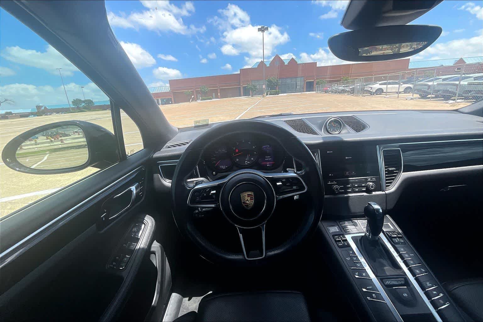 Thumbnail: 2017 Porsche Macan - 11