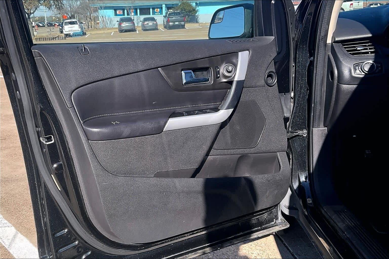 Thumbnail: 2014 Ford Edge - 25