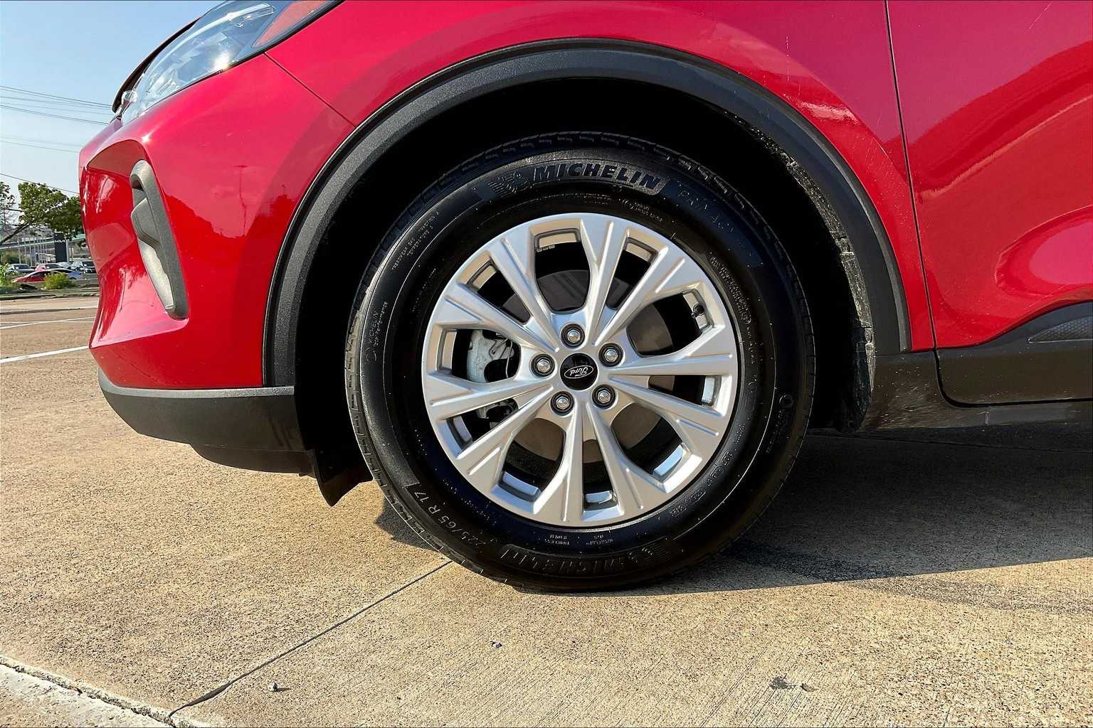 Thumbnail: 2023 Ford Escape - 8