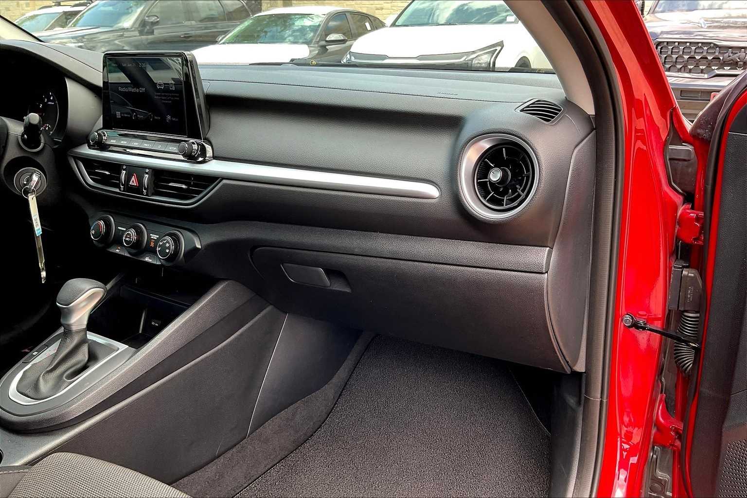 Thumbnail: 2024 Kia Forte - 22
