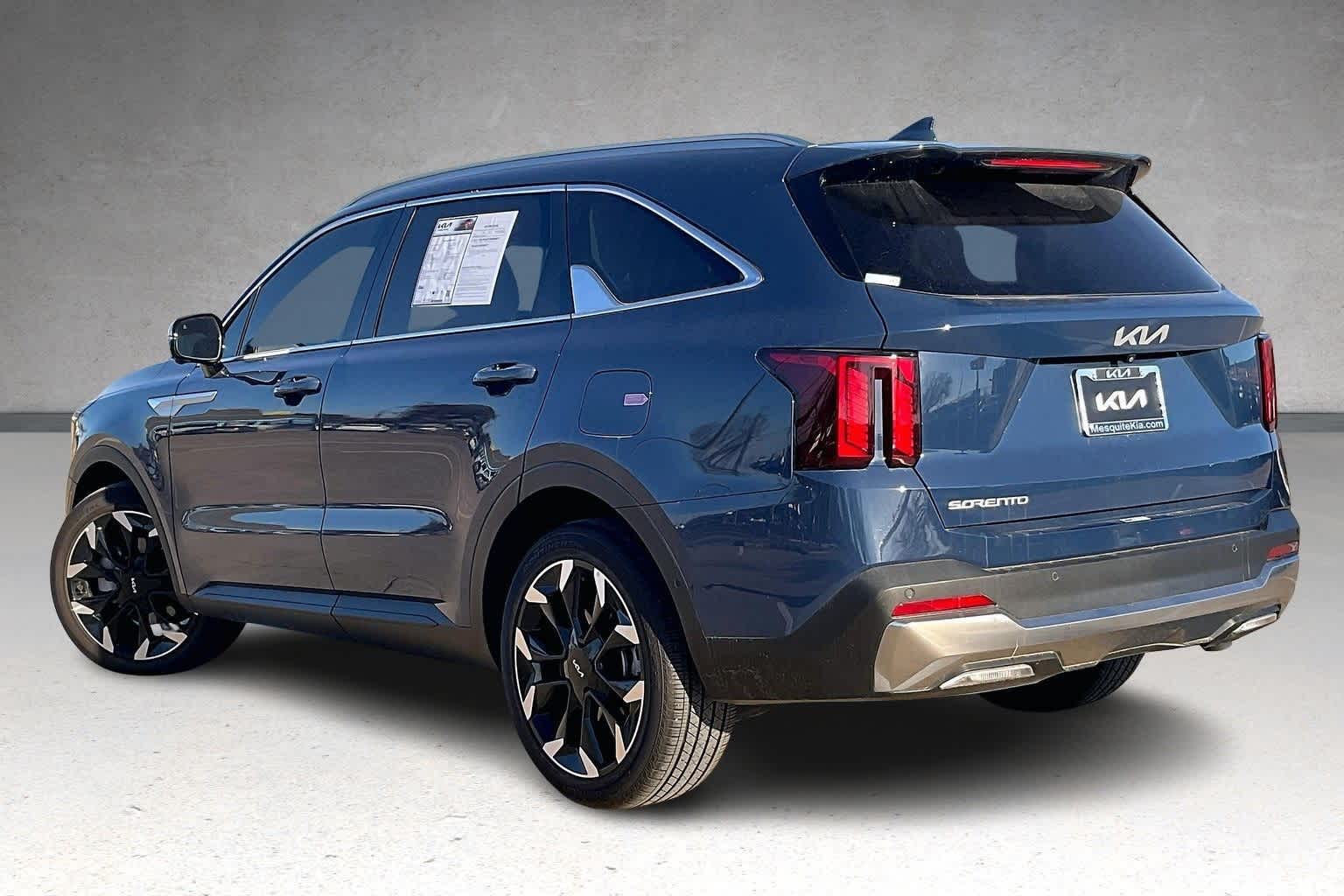 Thumbnail: 2024 Kia Sorento - 4