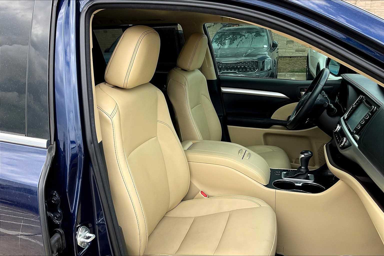 Thumbnail: 2016 Toyota Highlander - 13