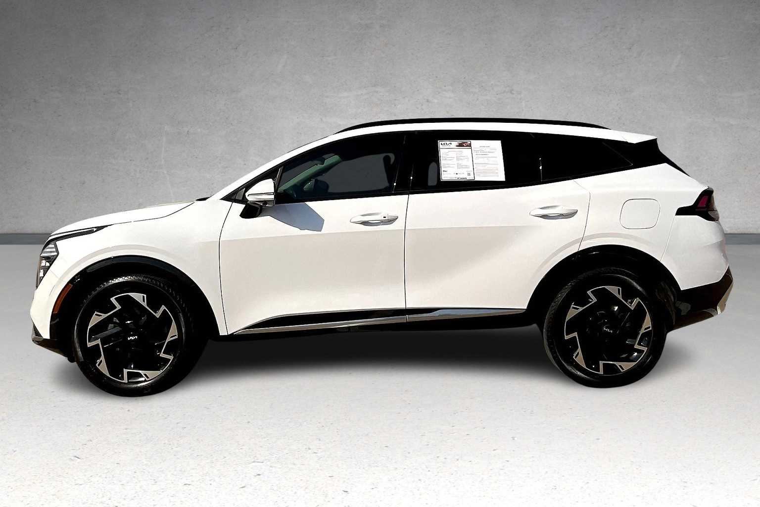2023 Kia Sportage photo 2
