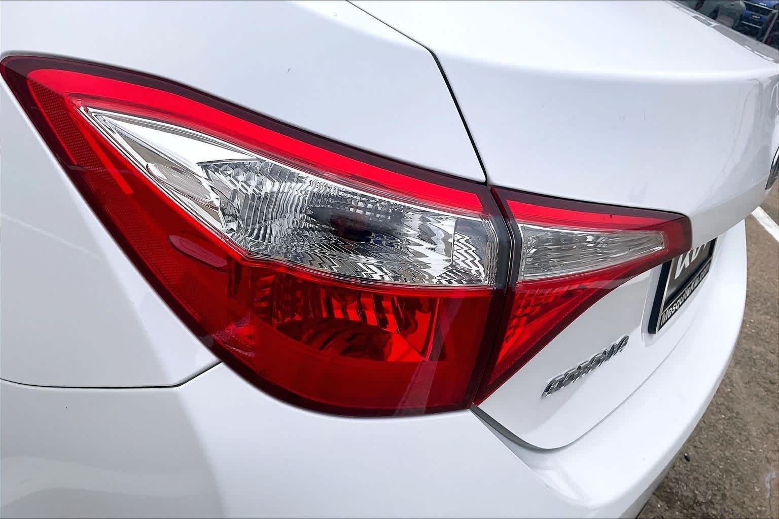 Thumbnail: 2015 Toyota Corolla - 31