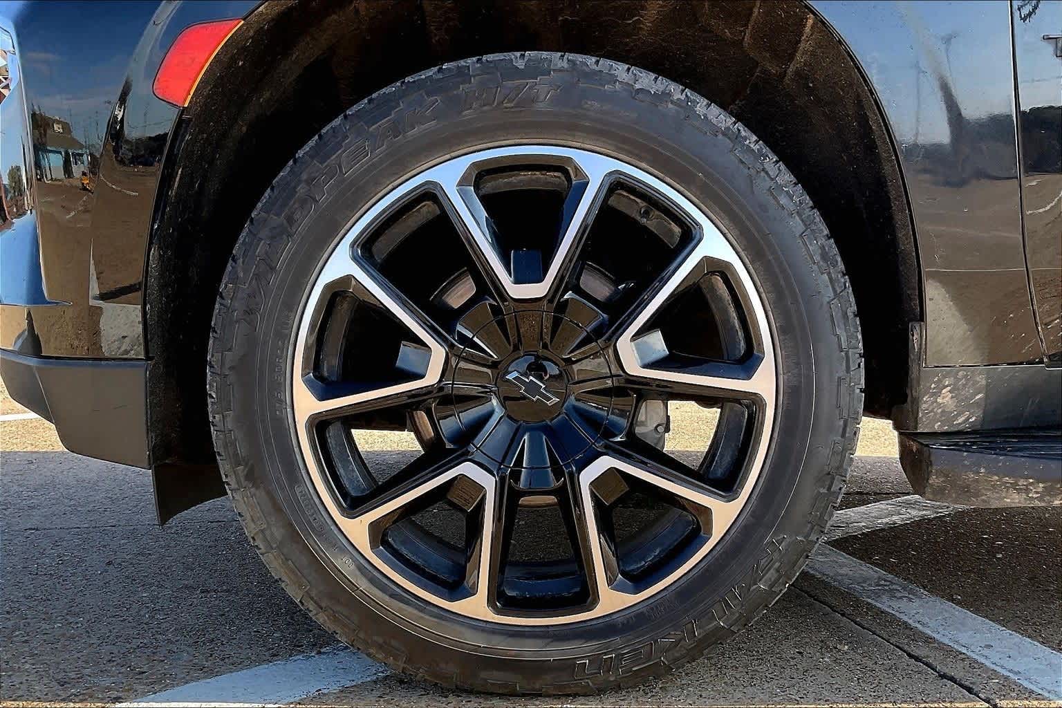 Thumbnail: 2022 Chevrolet Tahoe - 8