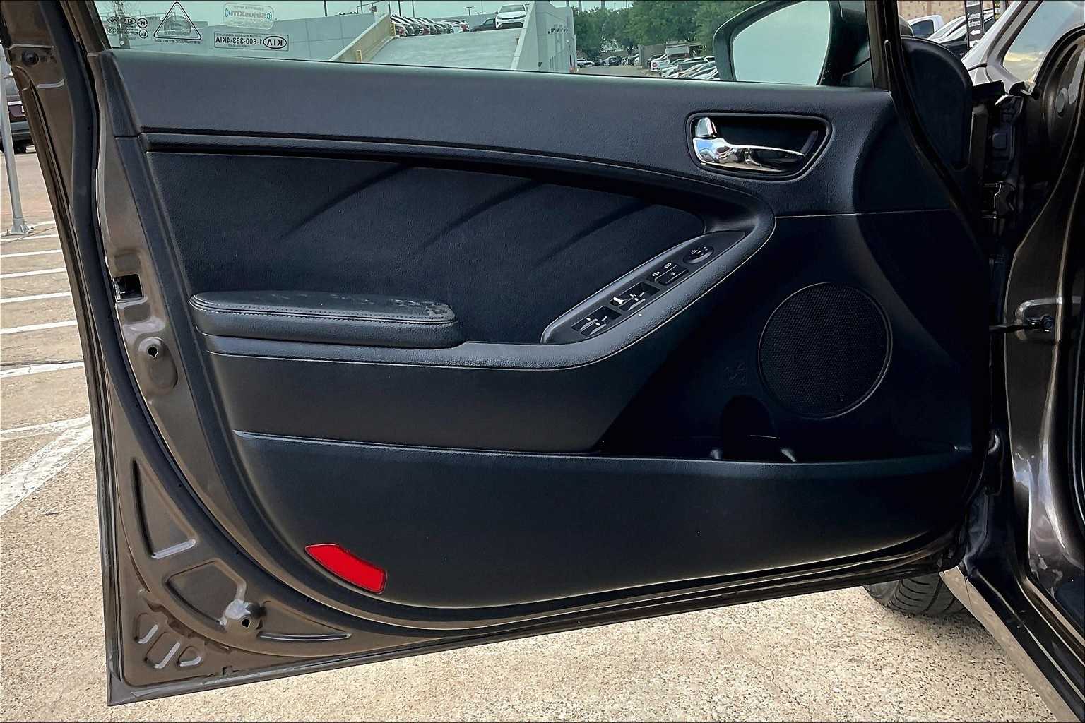 Thumbnail: 2014 Kia Forte - 25