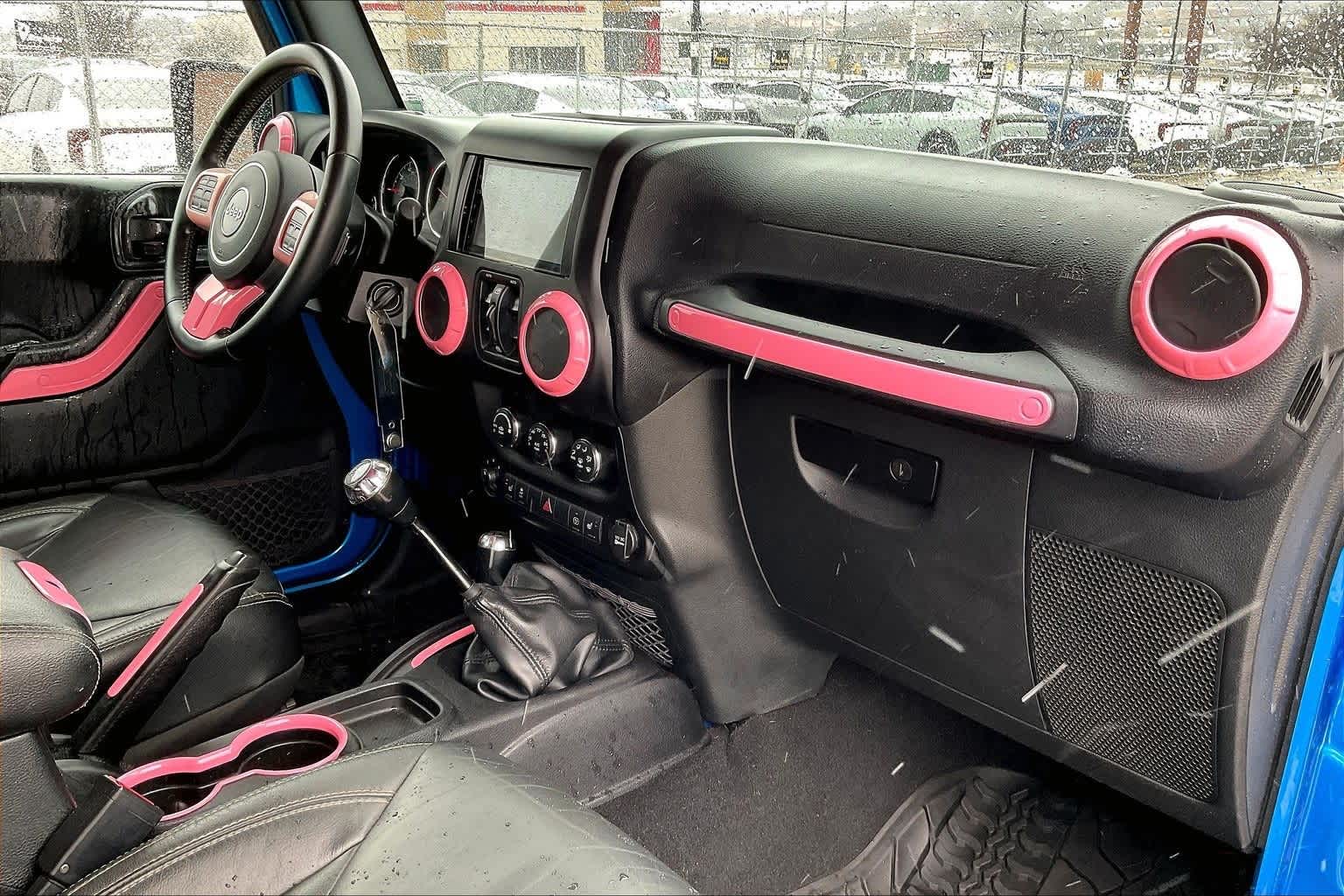 Thumbnail: 2016 Jeep Wrangler - 21