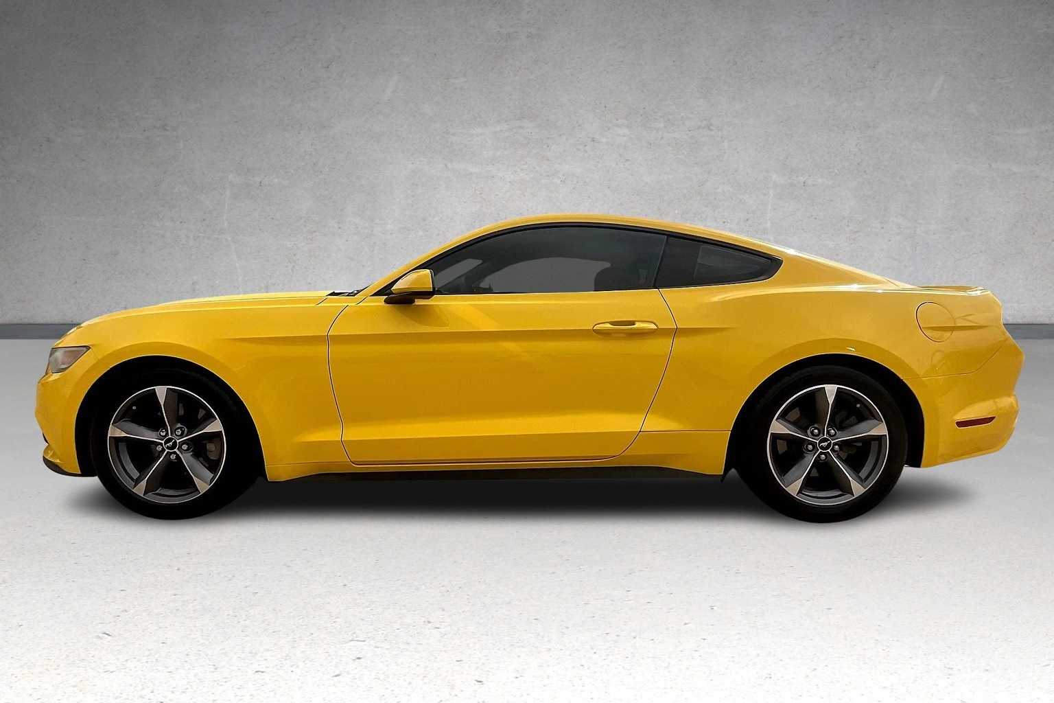 2015 Ford Mustang V6 3
