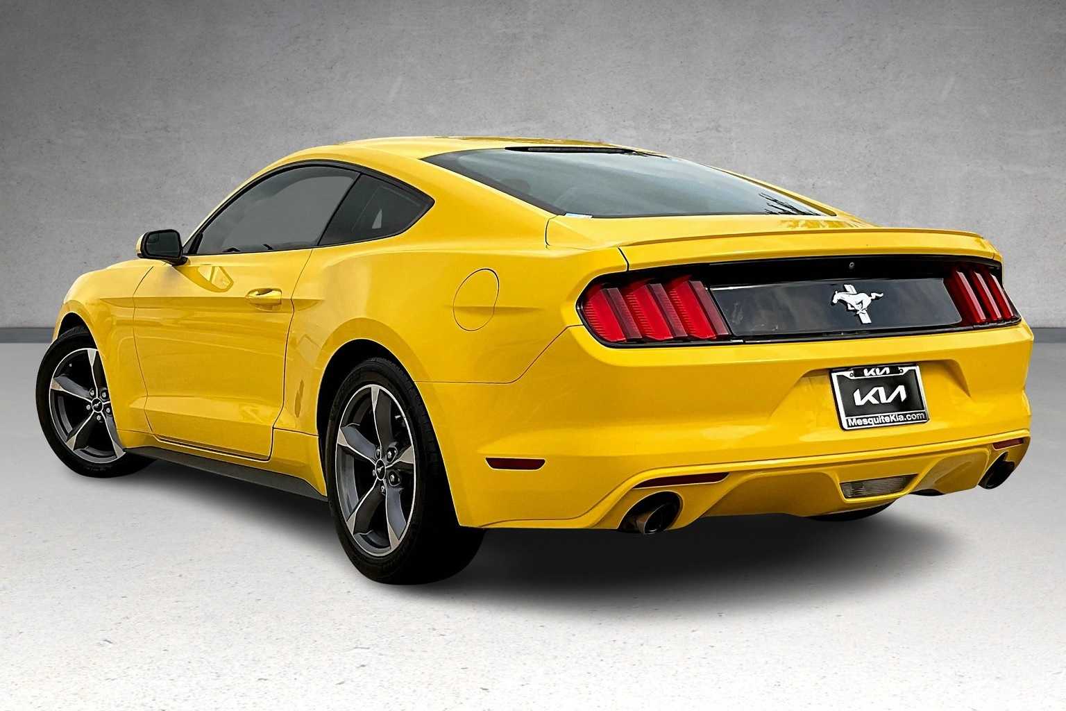 2015 Ford Mustang V6 4