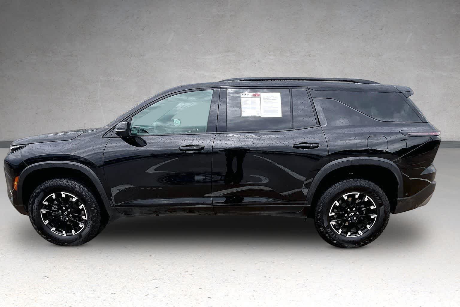 Thumbnail: 2024 Chevrolet Traverse - 3