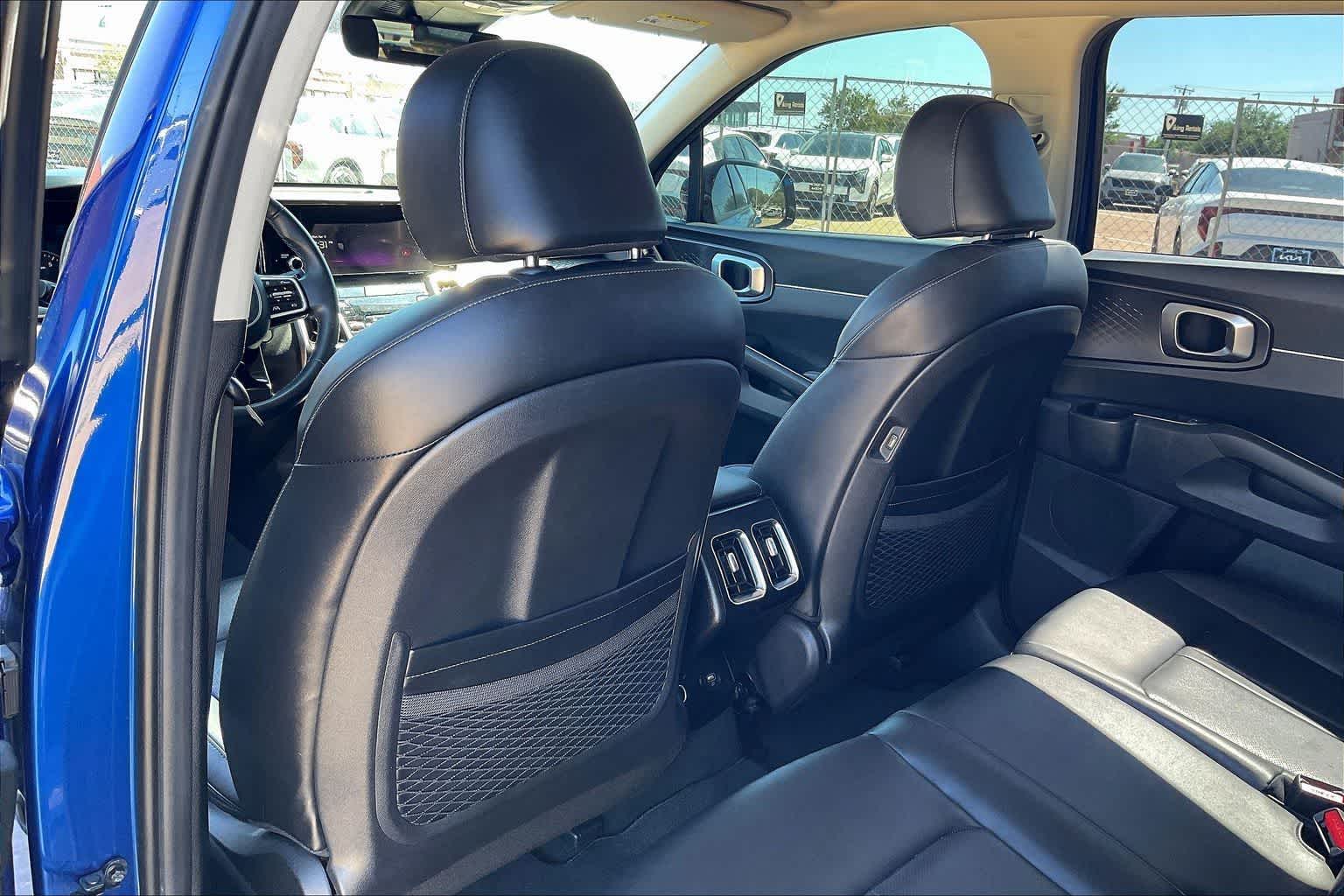 Thumbnail: 2023 Kia Sorento - 12