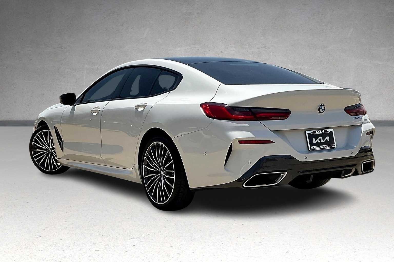 Thumbnail: 2022 BMW 8 Series - 4