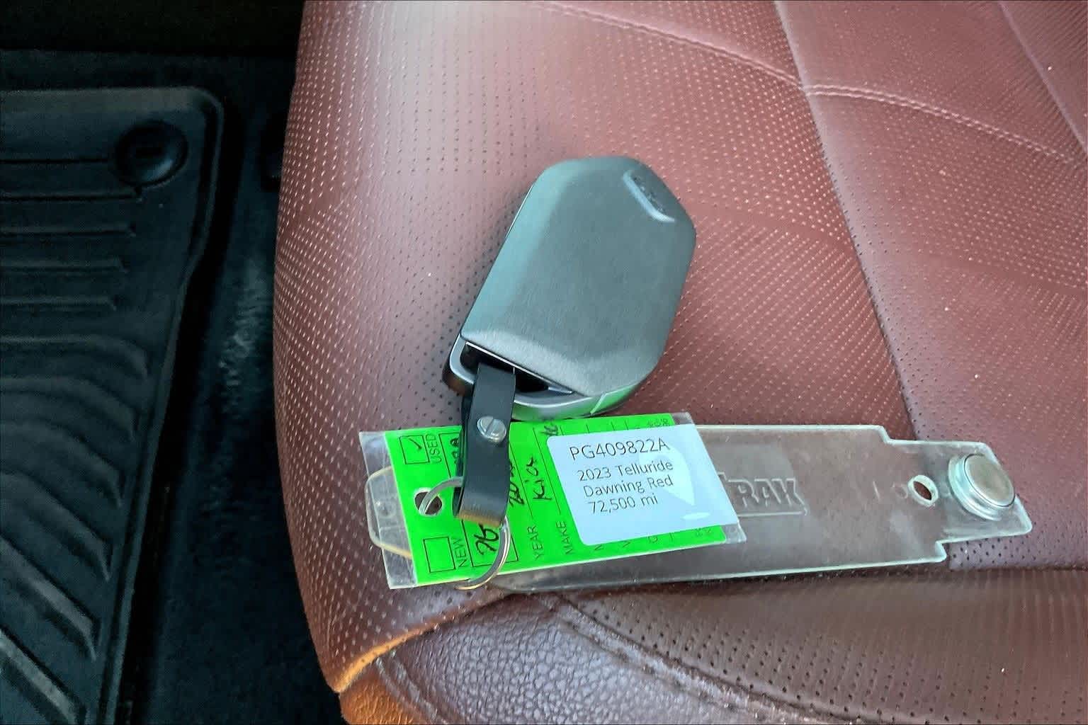 Thumbnail: 2023 Kia Telluride - 18