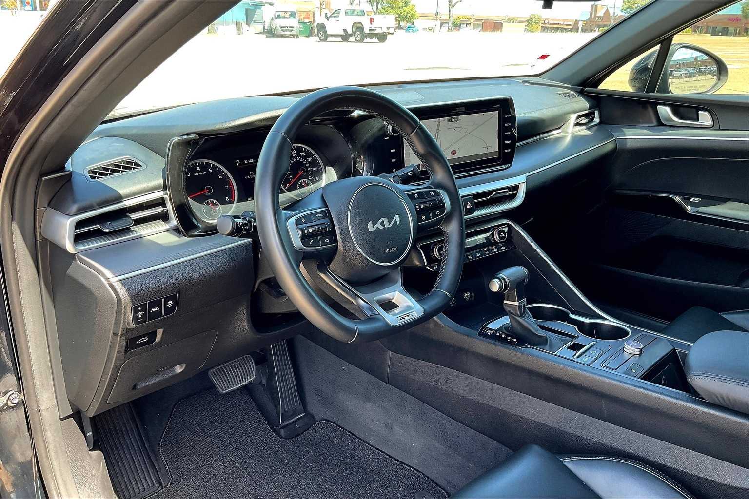 Thumbnail: 2023 Kia K5 - 2