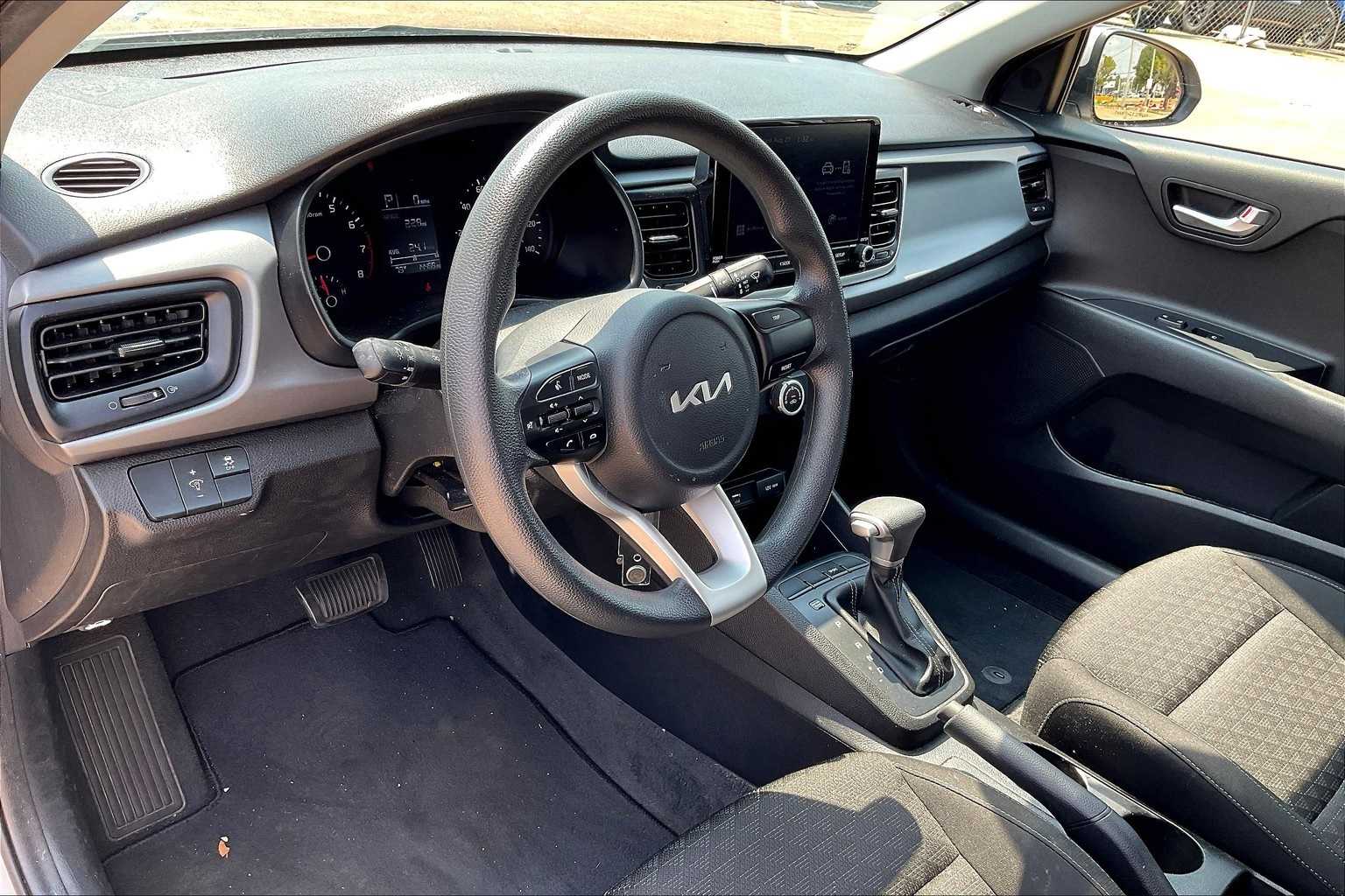 2023 Kia Rio LX photo 2