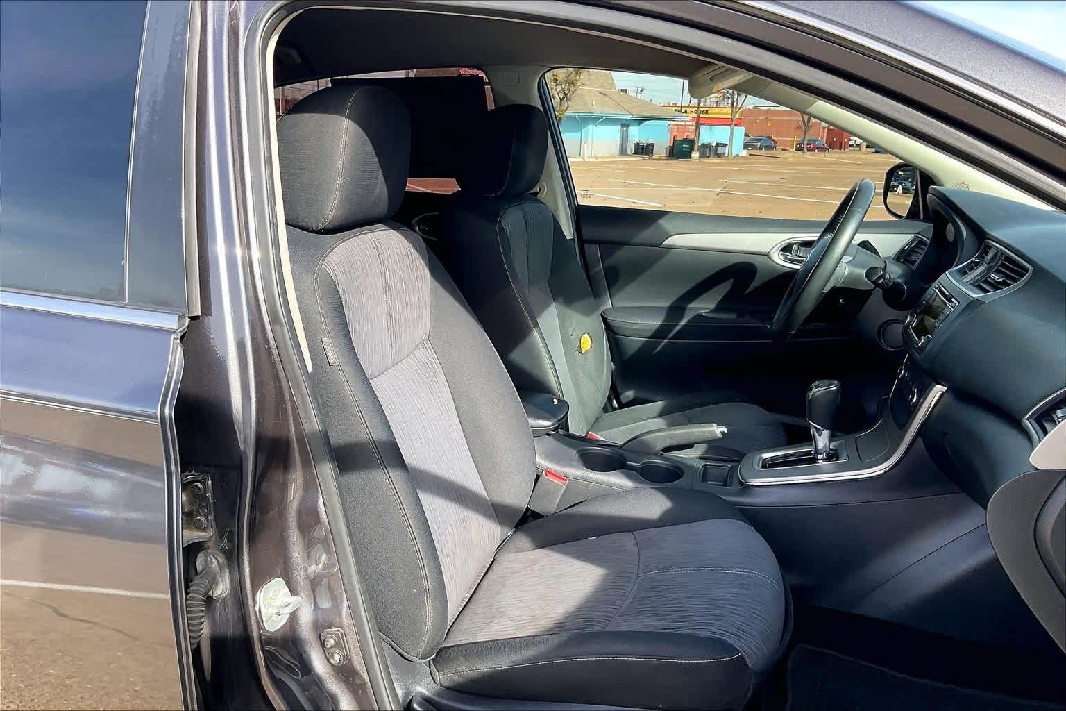 Thumbnail: 2015 Nissan Sentra - 13