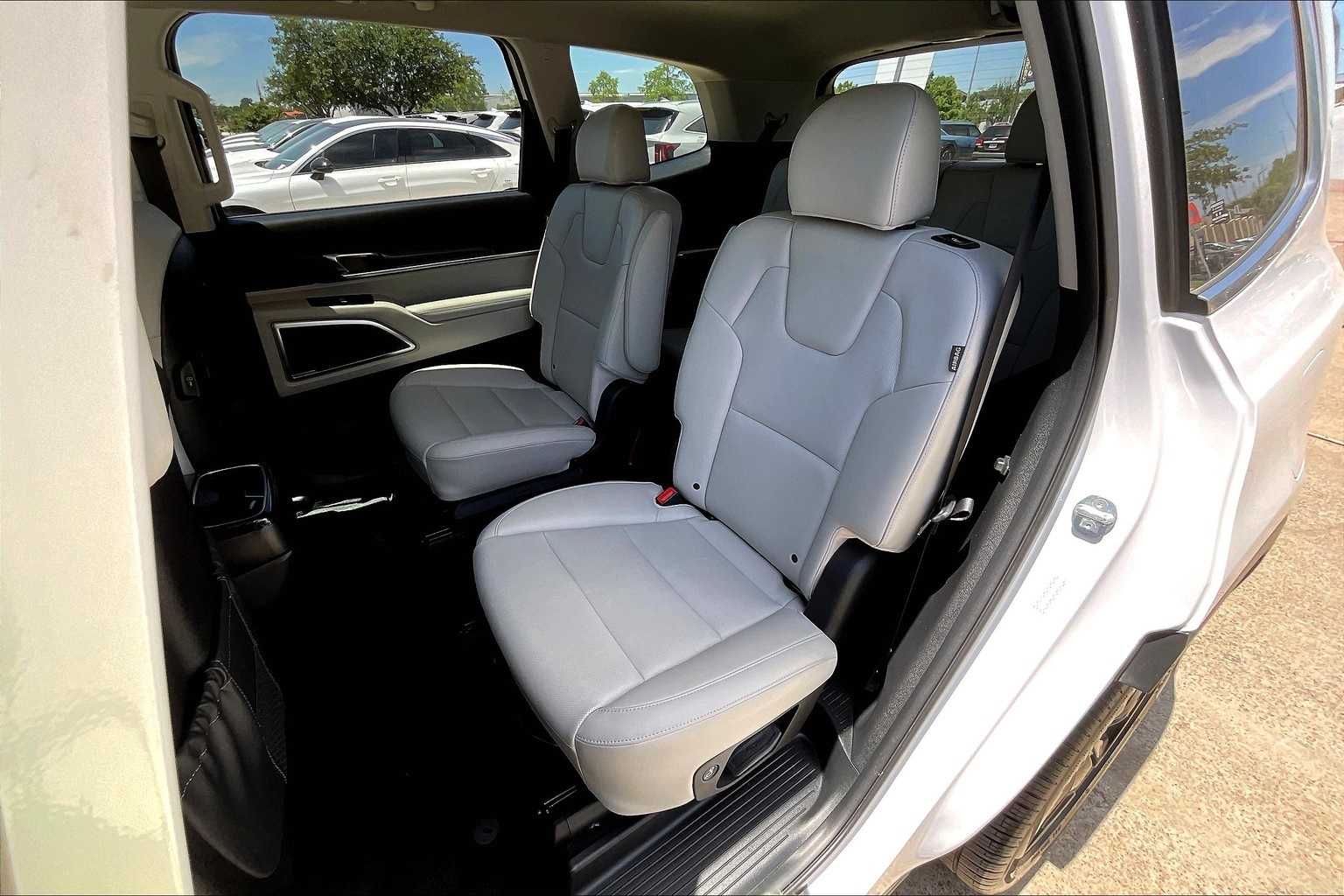 Thumbnail: 2024 Kia Telluride - 28