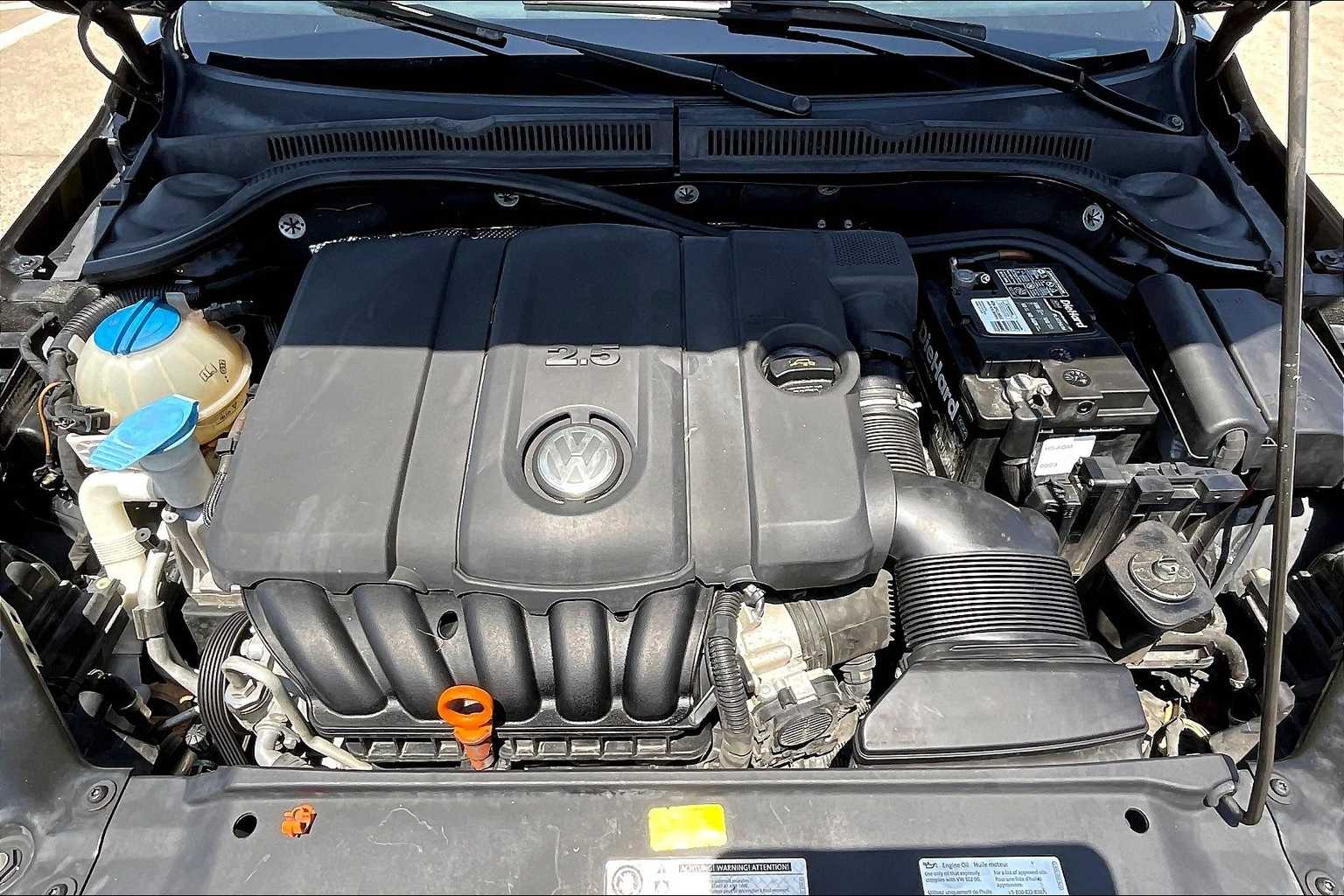 Thumbnail: 2013 Volkswagen Jetta - 9
