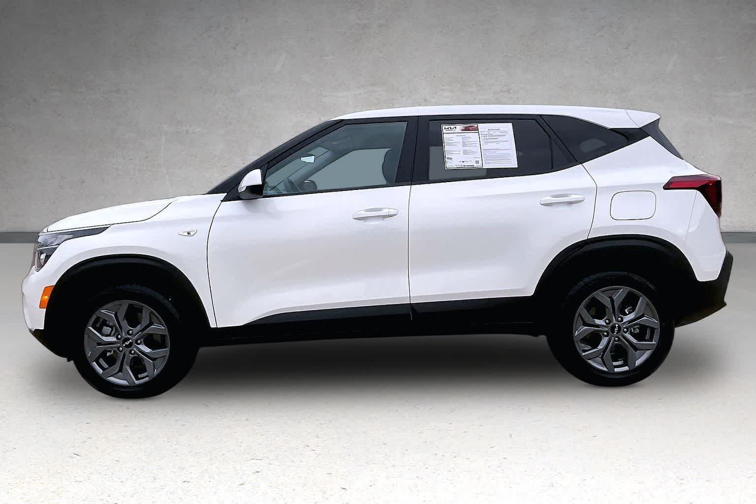 Thumbnail: 2024 Kia Seltos - 3