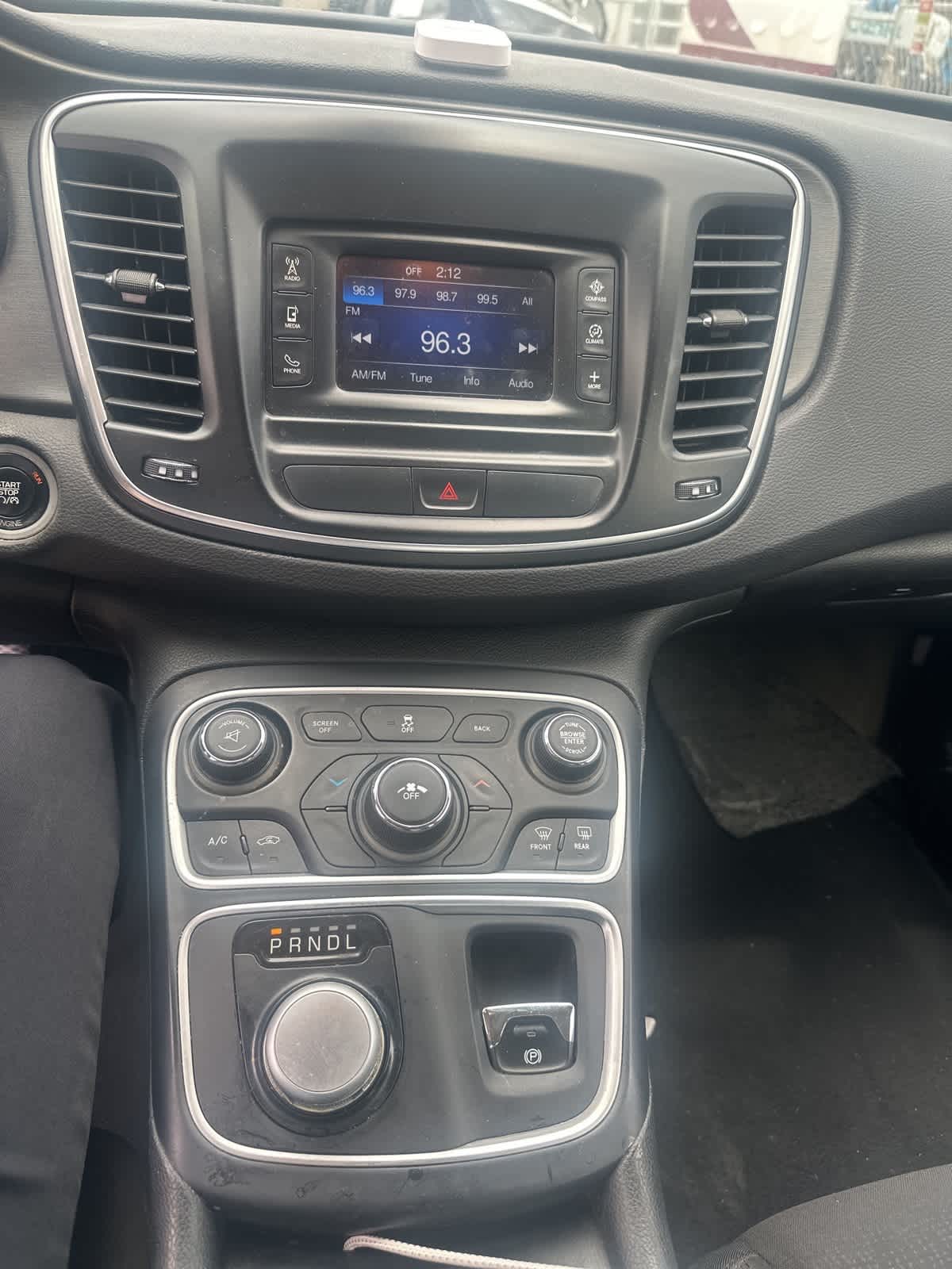 2015 Chrysler 200 Limited 4