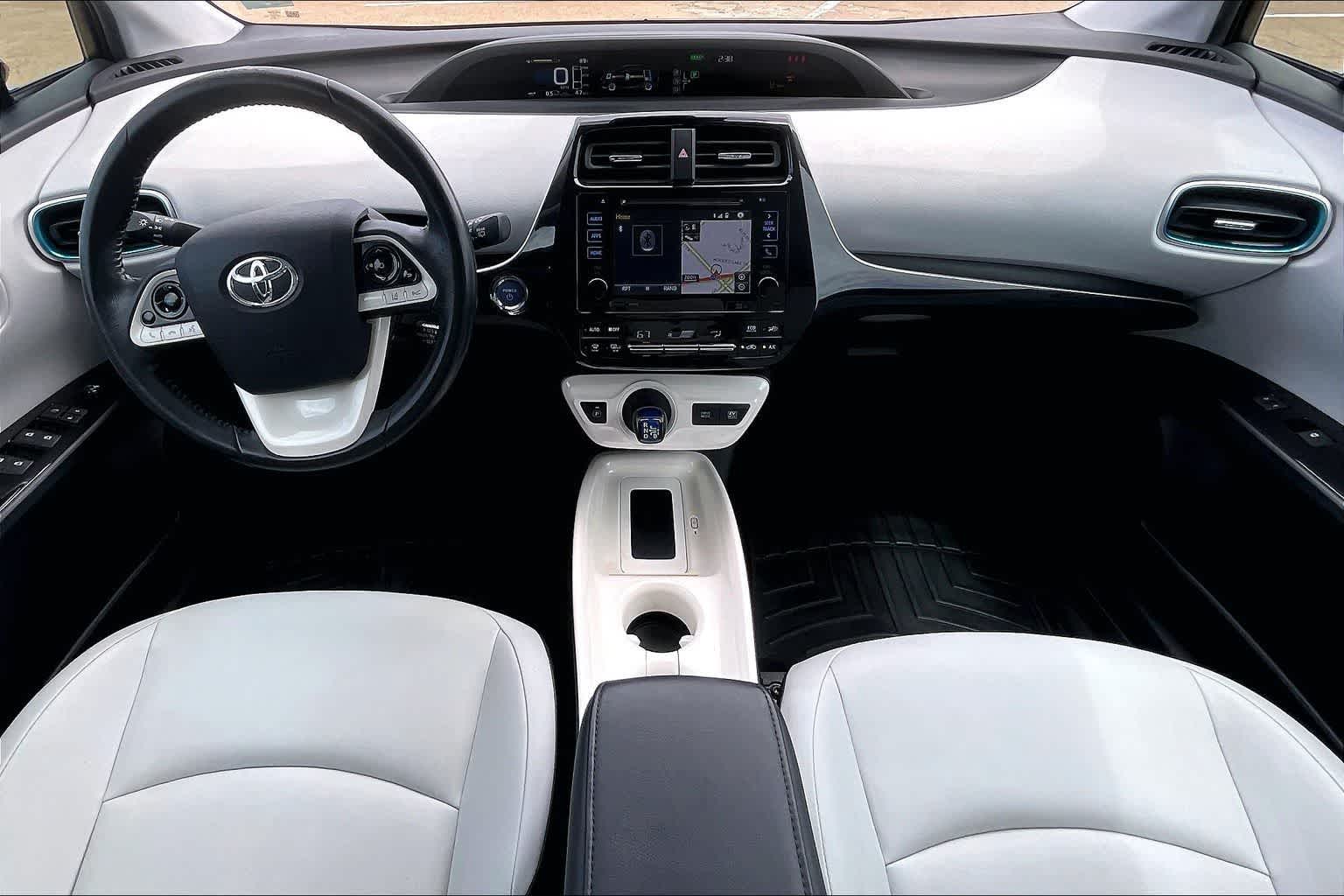 Thumbnail: 2017 Toyota Prius - 10