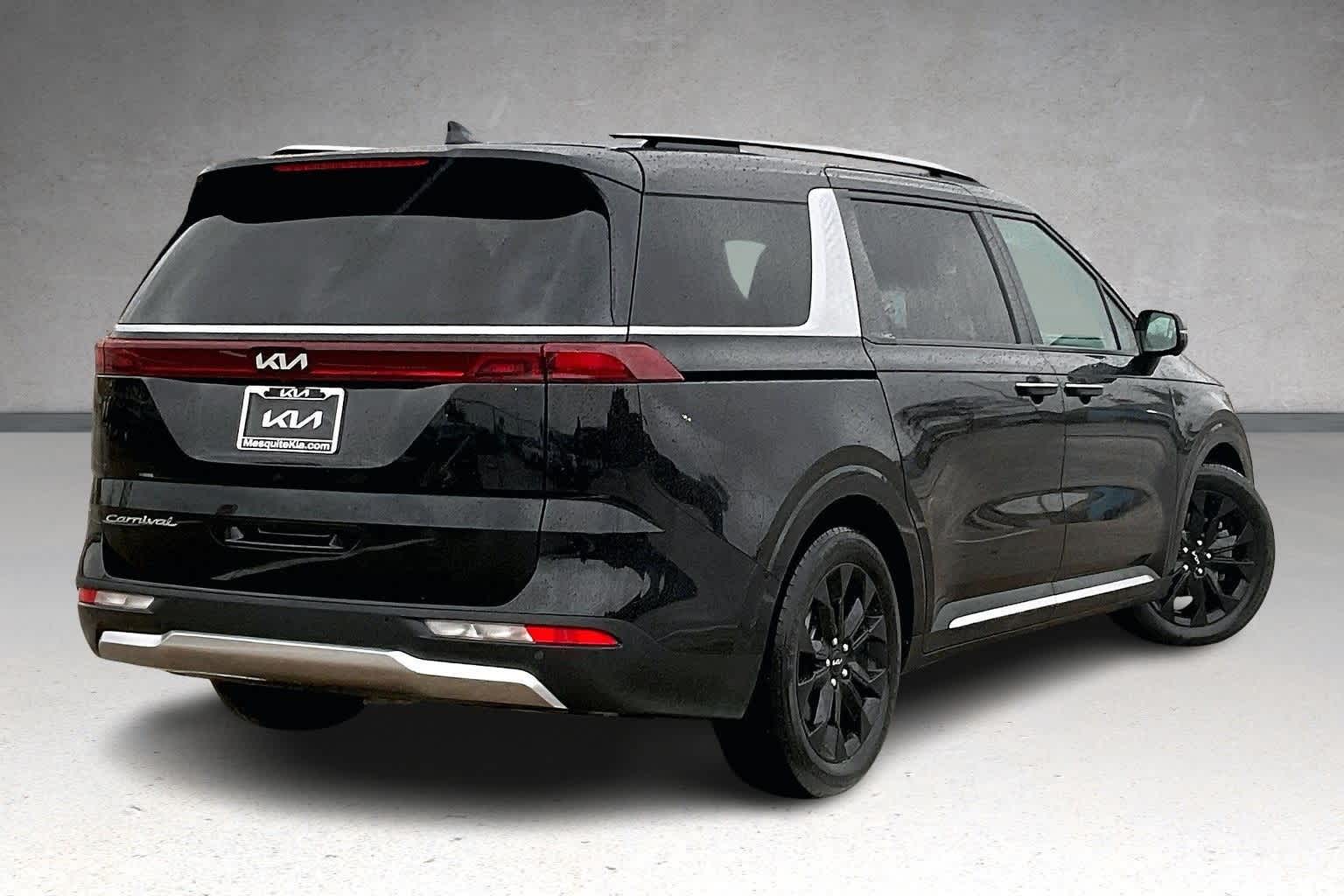 Thumbnail: 2022 Kia Carnival - 21