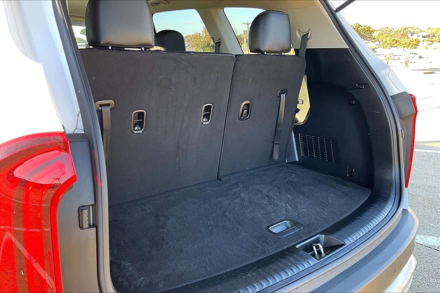 Thumbnail: 2021 Kia Telluride - 18