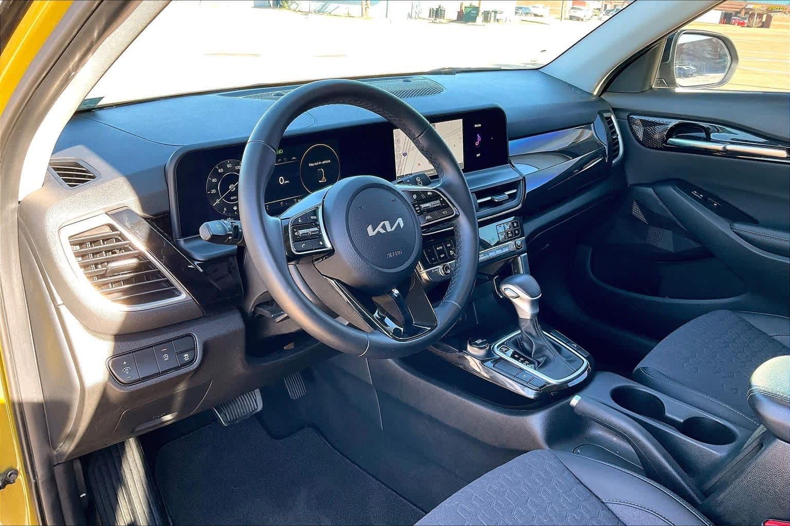 Thumbnail: 2024 Kia Seltos - 2