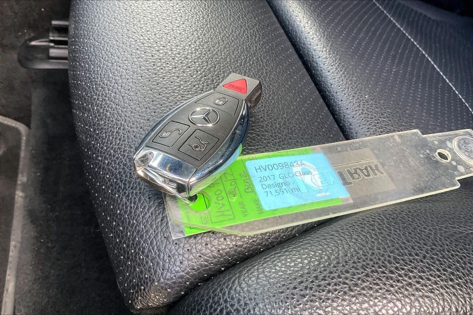 Thumbnail: 2017 Mercedes-Benz GLC - 19