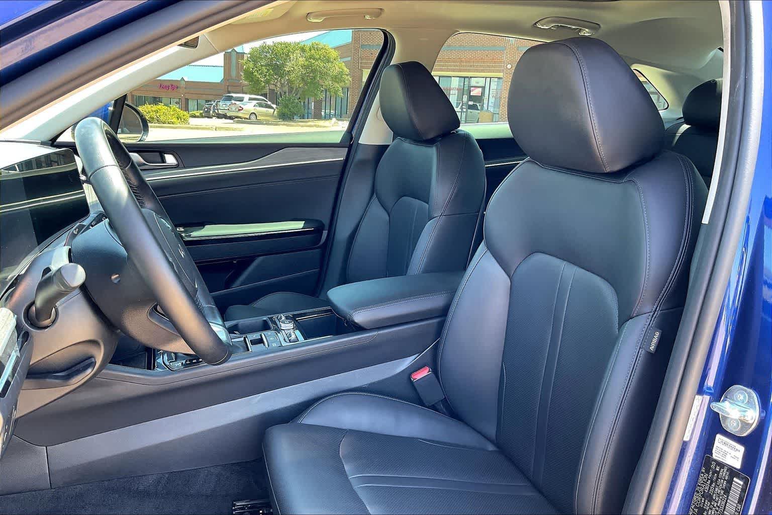 2025 Kia K5 EX - Photo 10