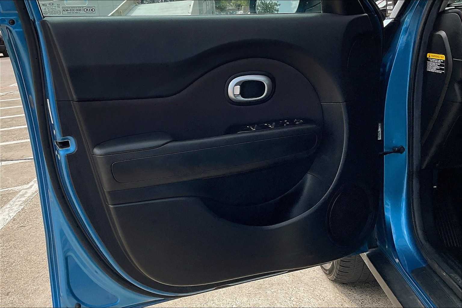 Thumbnail: 2017 Kia Soul - 26
