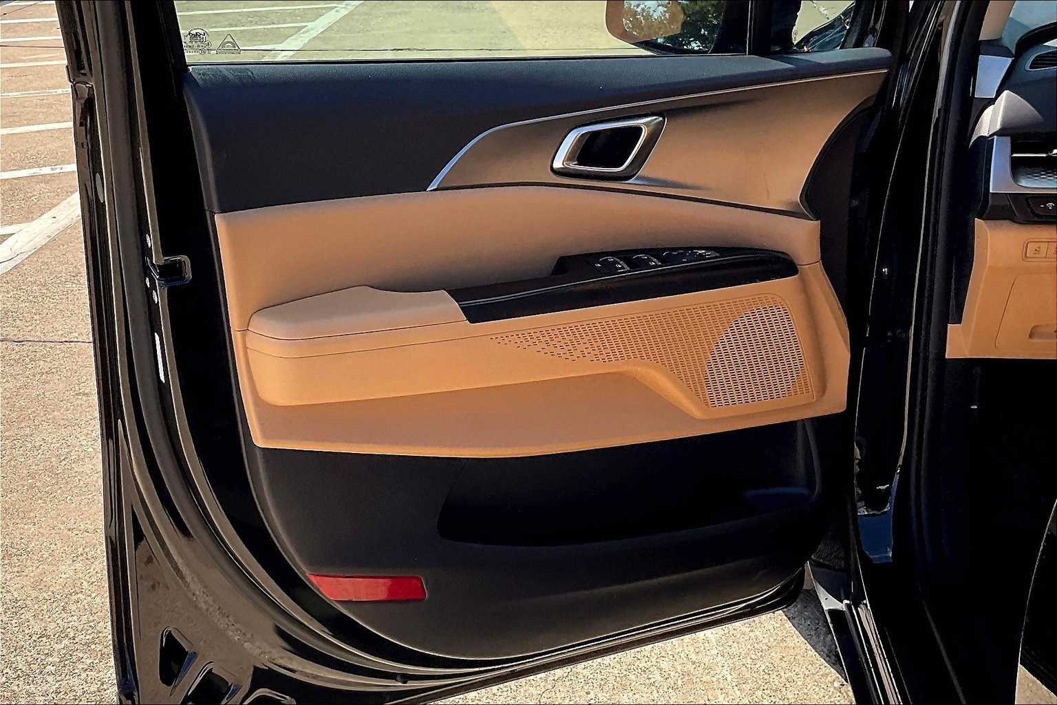 2024 Kia Carnival LX 27