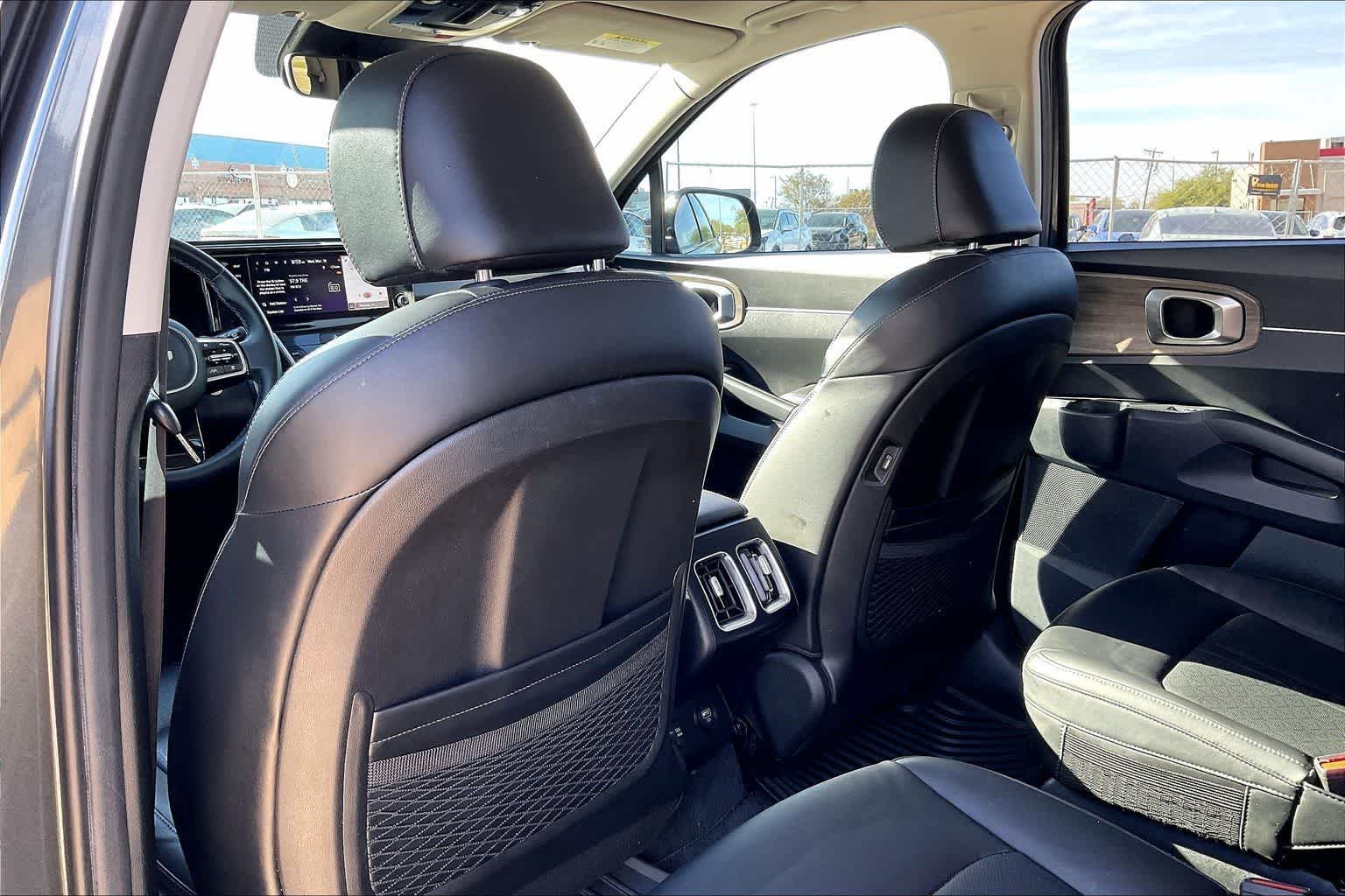 Thumbnail: 2023 Kia Sorento - 12