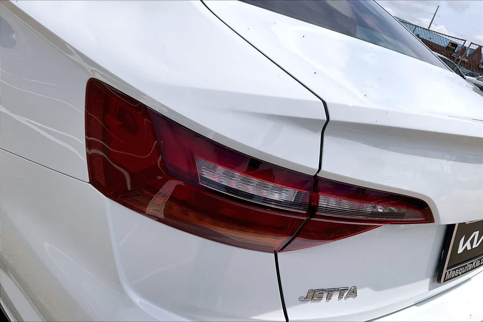 Thumbnail: 2019 Volkswagen Jetta - 30