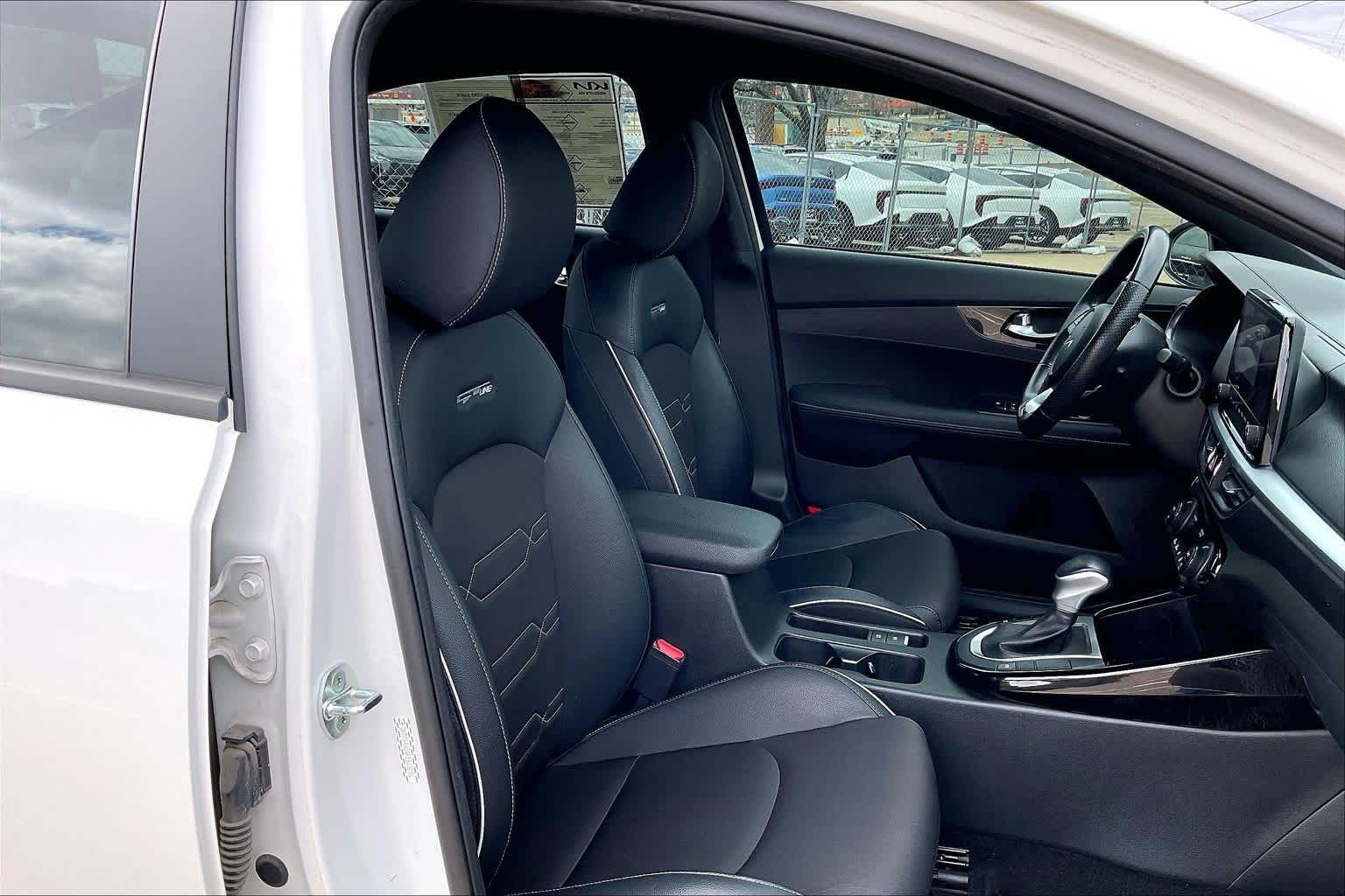 Thumbnail: 2023 Kia Forte - 13