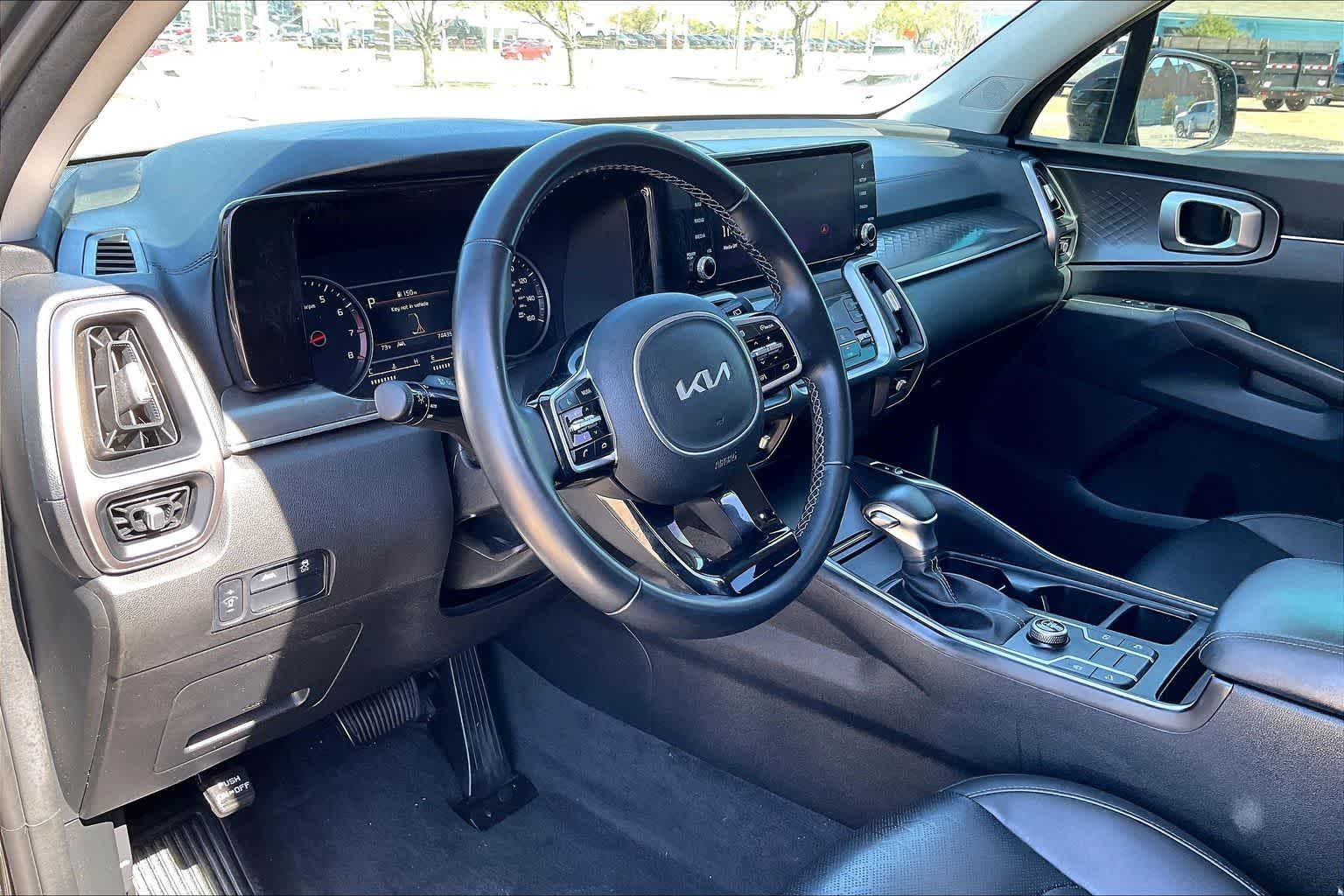 Thumbnail: 2023 Kia Sorento - 2