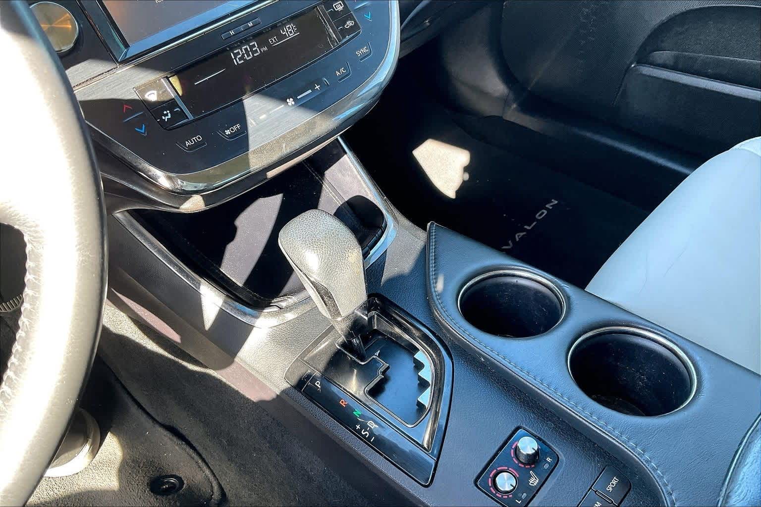 Thumbnail: 2018 Toyota Avalon - 16