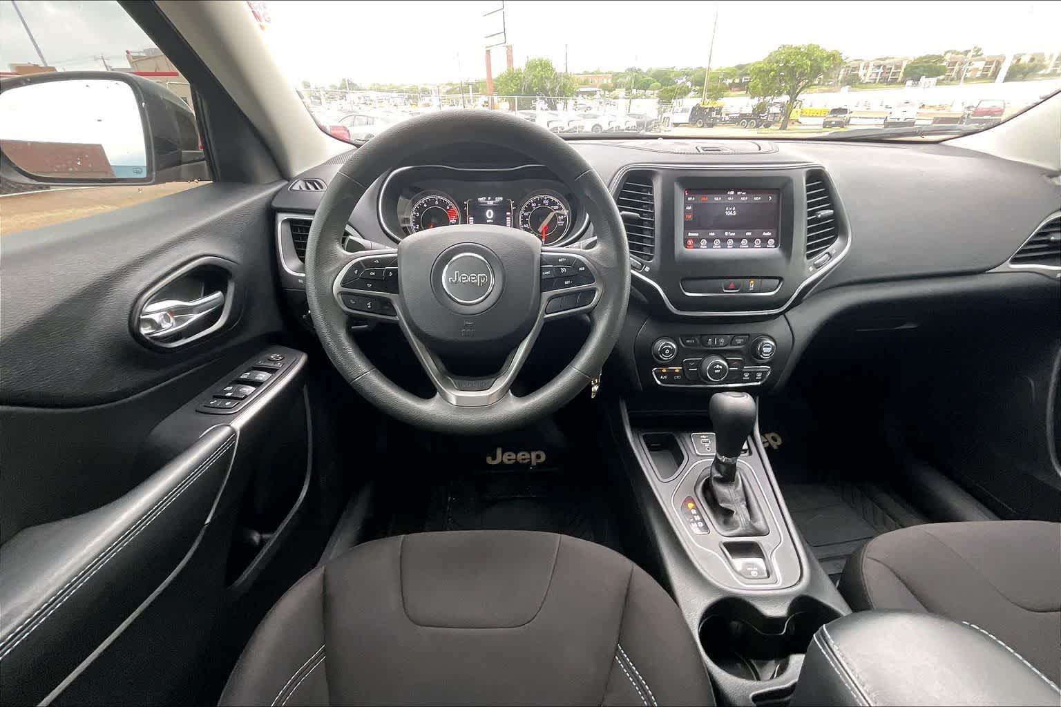 Thumbnail: 2021 Jeep Cherokee - 14