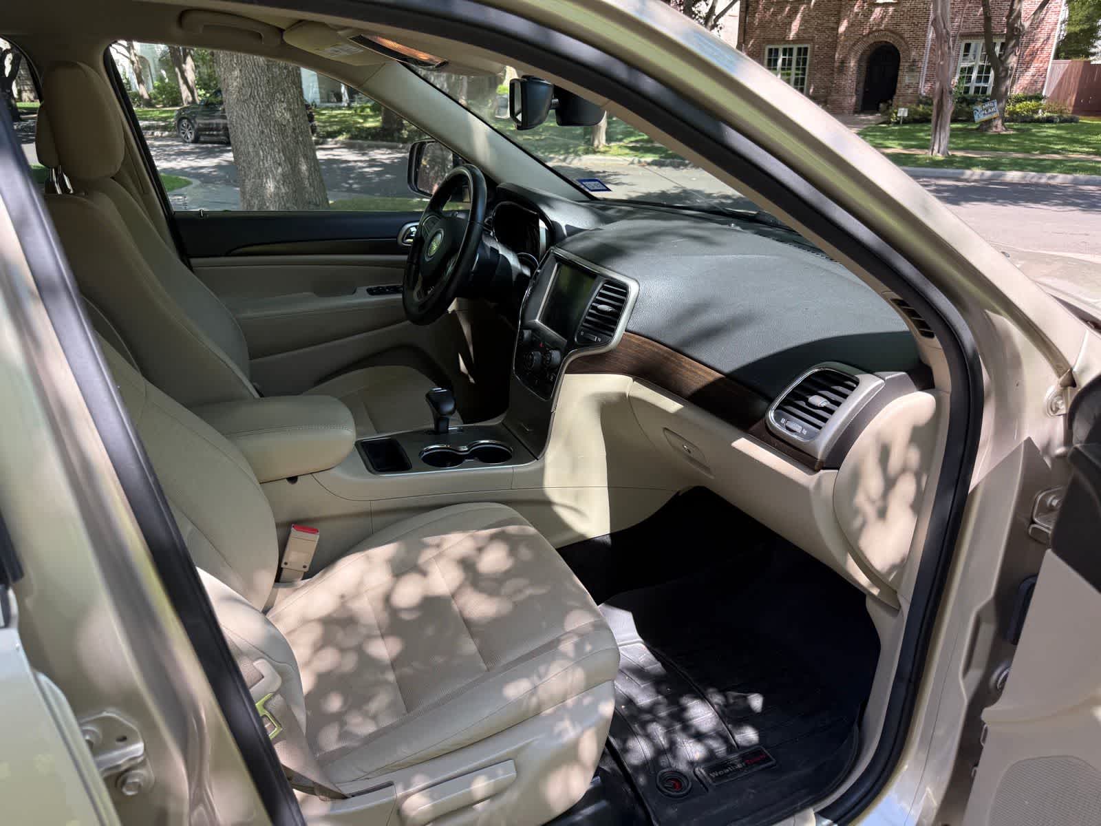 Thumbnail: 2014 Jeep Grand Cherokee - 11