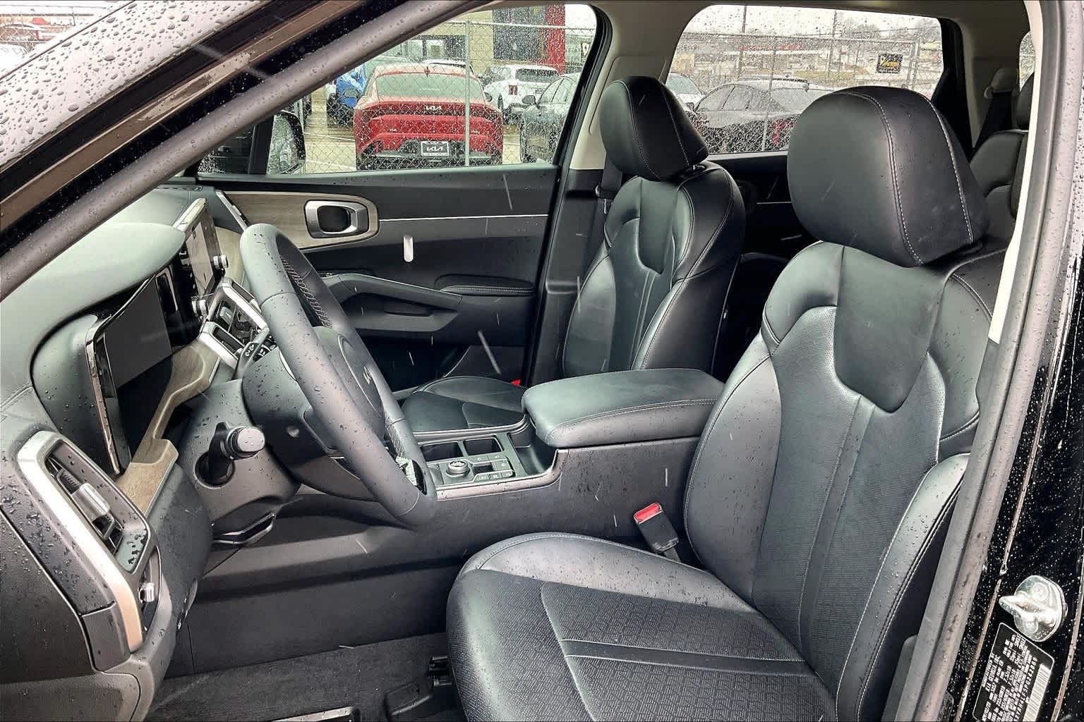 Thumbnail: 2023 Kia Sorento - 10