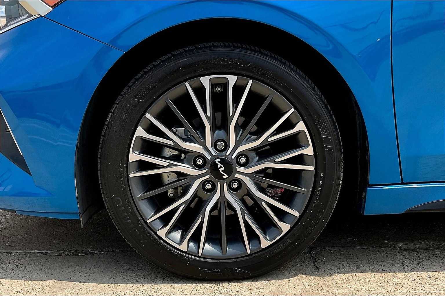 Thumbnail: 2023 Kia Forte - 8