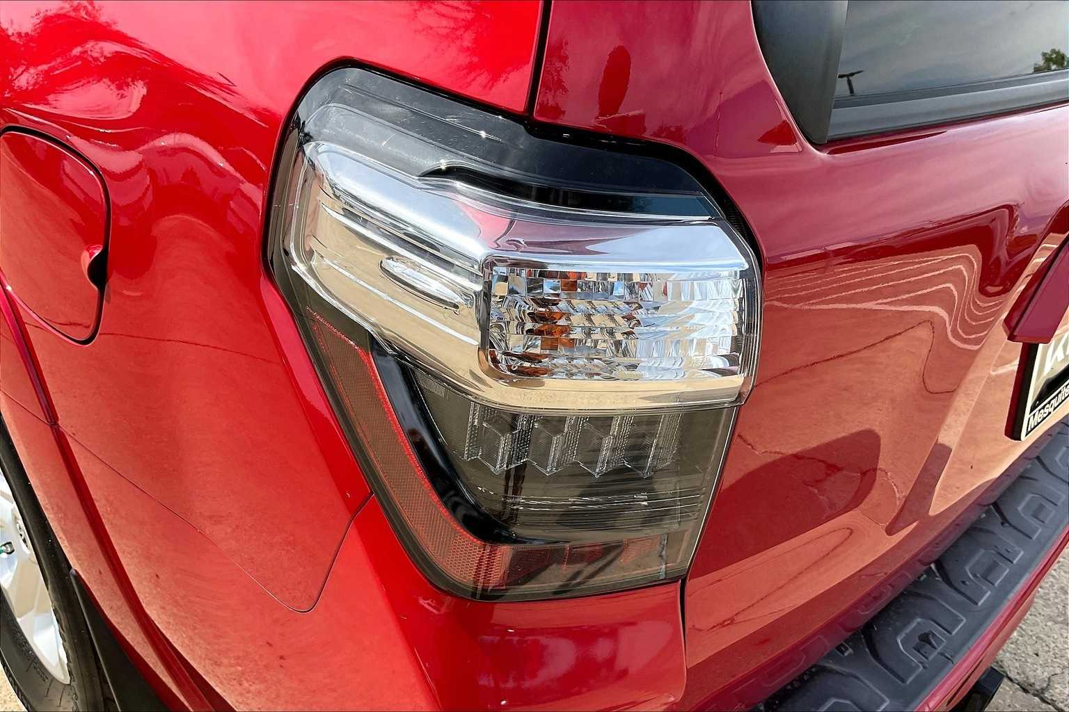 Thumbnail: 2020 Toyota 4Runner - 32