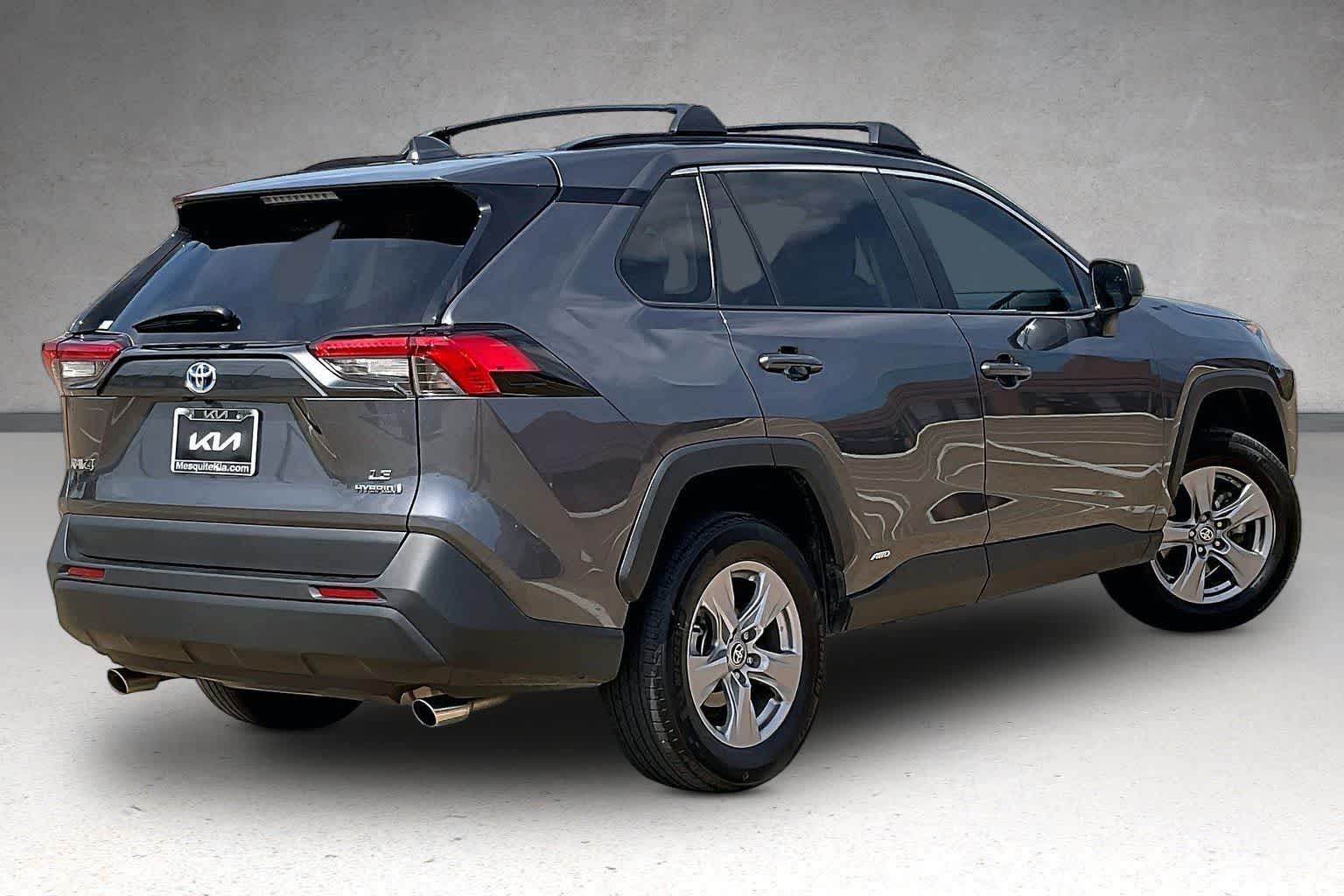 Thumbnail: 2022 Toyota RAV4 - 21