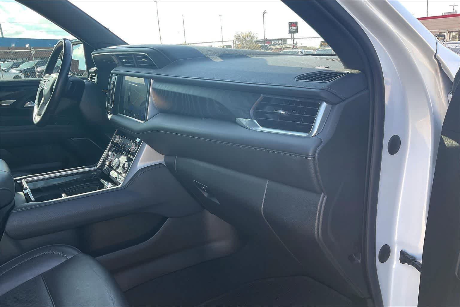 Thumbnail: 2022 GMC Yukon XL - 23