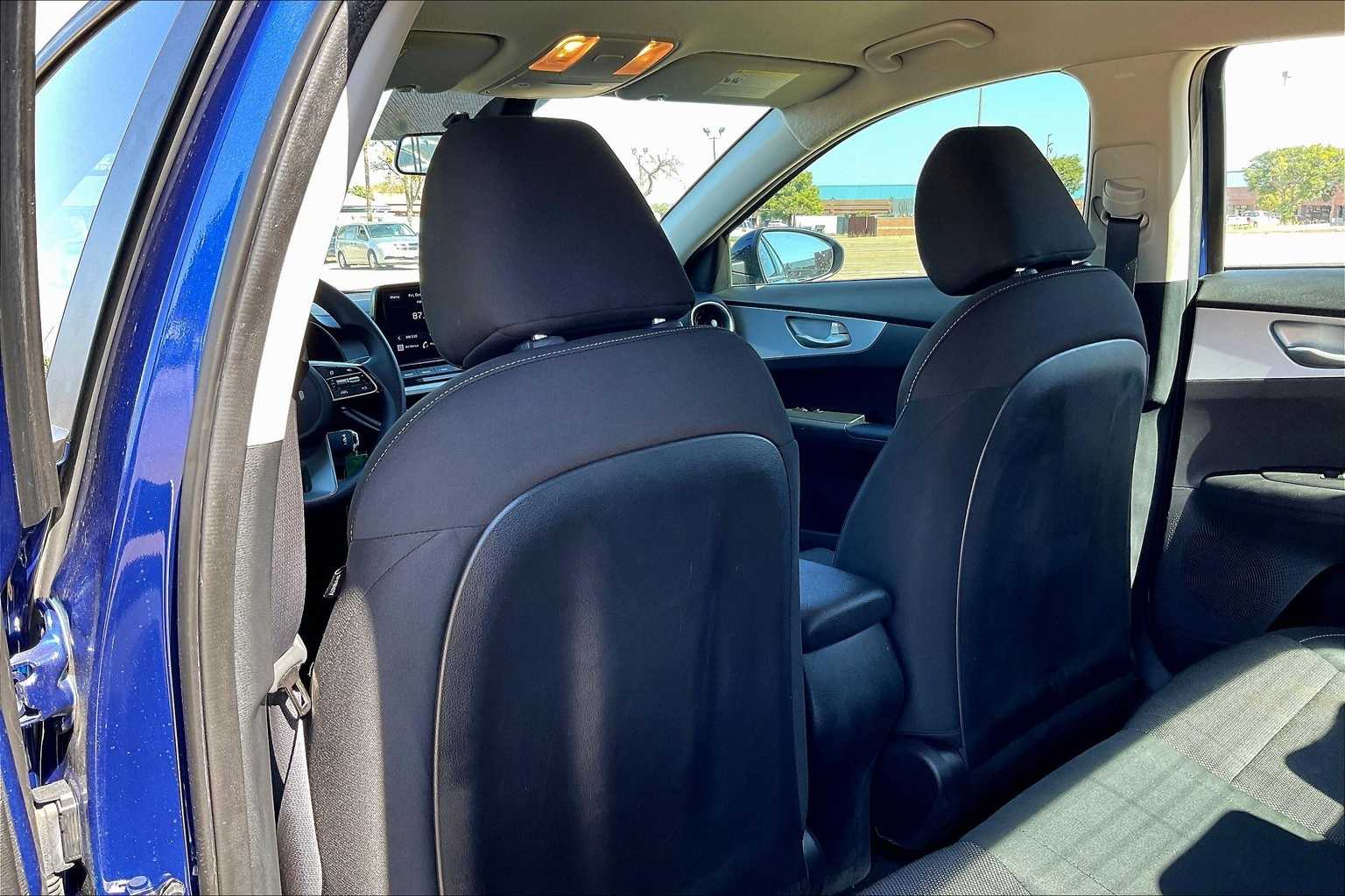 Thumbnail: 2023 Kia Forte - 11