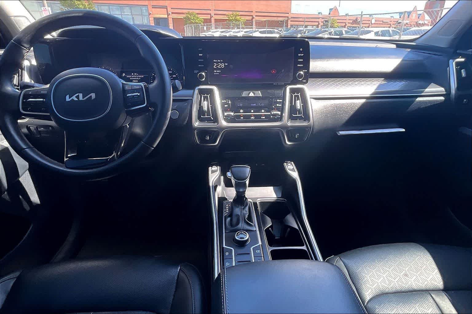 Thumbnail: 2023 Kia Sorento - 10