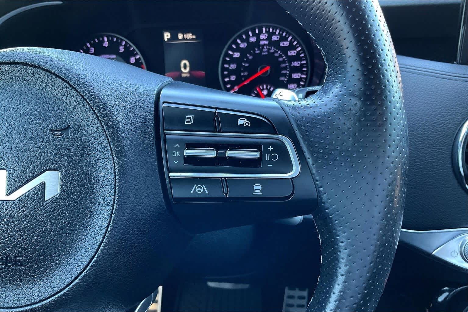 Thumbnail: 2023 Kia Stinger - 25