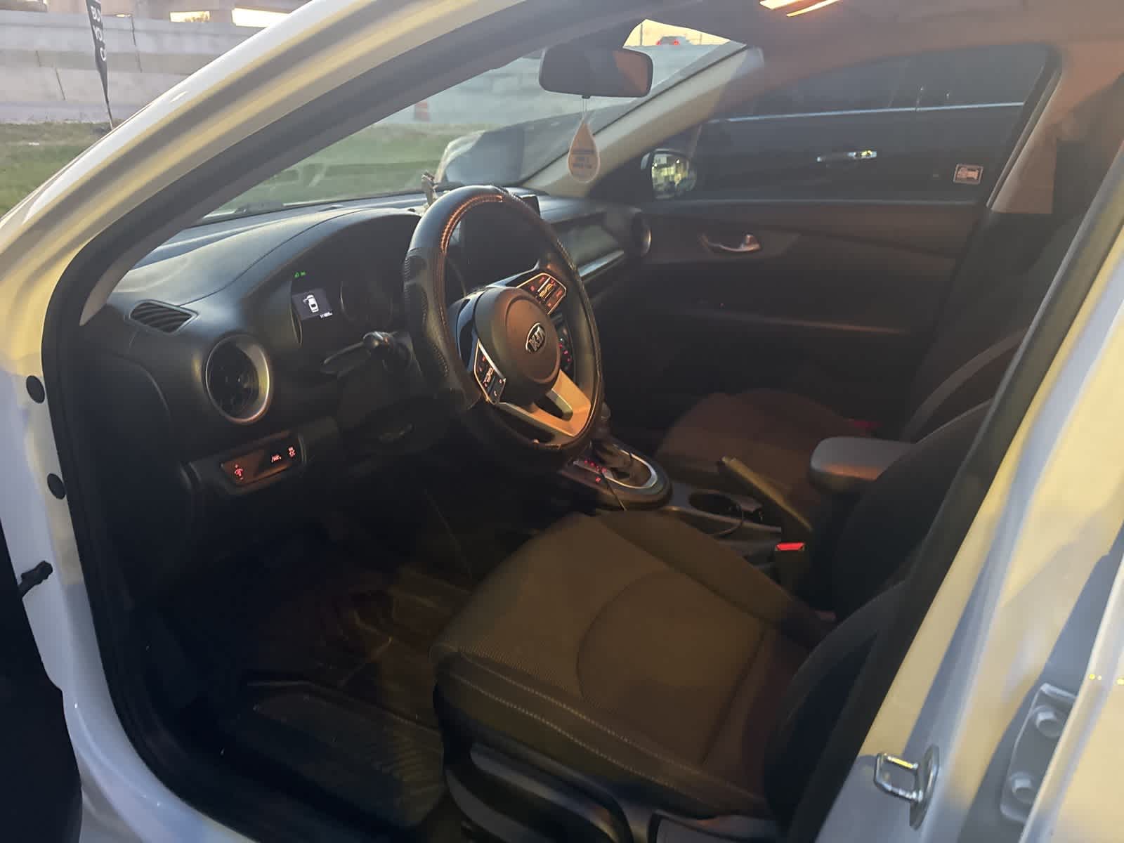 Thumbnail: 2019 Kia Forte - 8