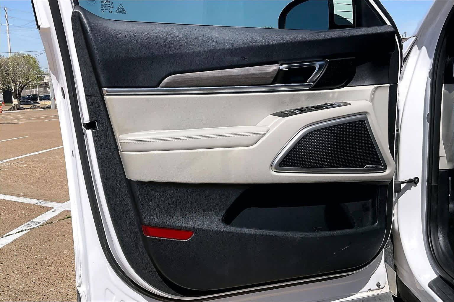 Thumbnail: 2021 Kia Telluride - 27